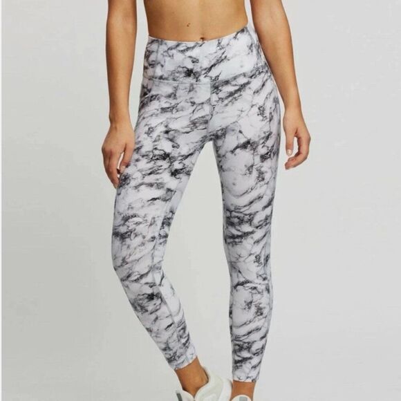✨NWT✨ Calvin Klein High Waist 7/8 Performance Wick Tights - Size Medium - Picture 1 of 5